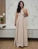 Vestido longo nude de tecido encorpado com drapeado no decote, alças com regulagem e lastex nas costas