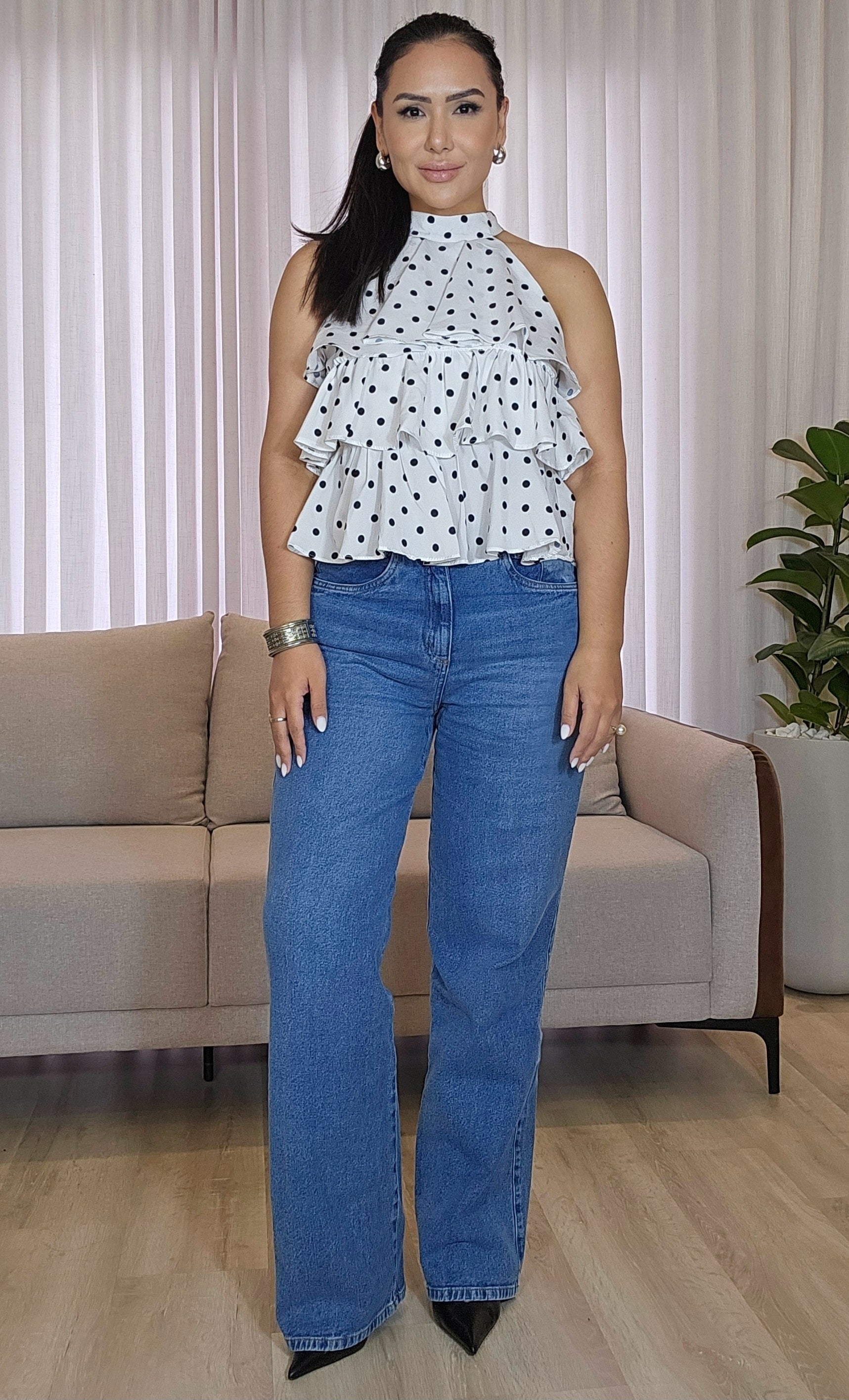 Blusa de Poá Feminina com Babados e Gola Alta