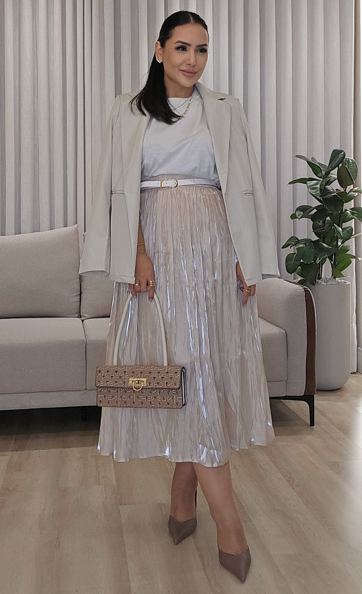 Saia Midi Plissada Feminina Acetinada Elegante com Forro
