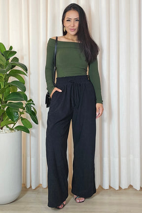Calça pantalona Manu em Veludo Cotelê - Em cores