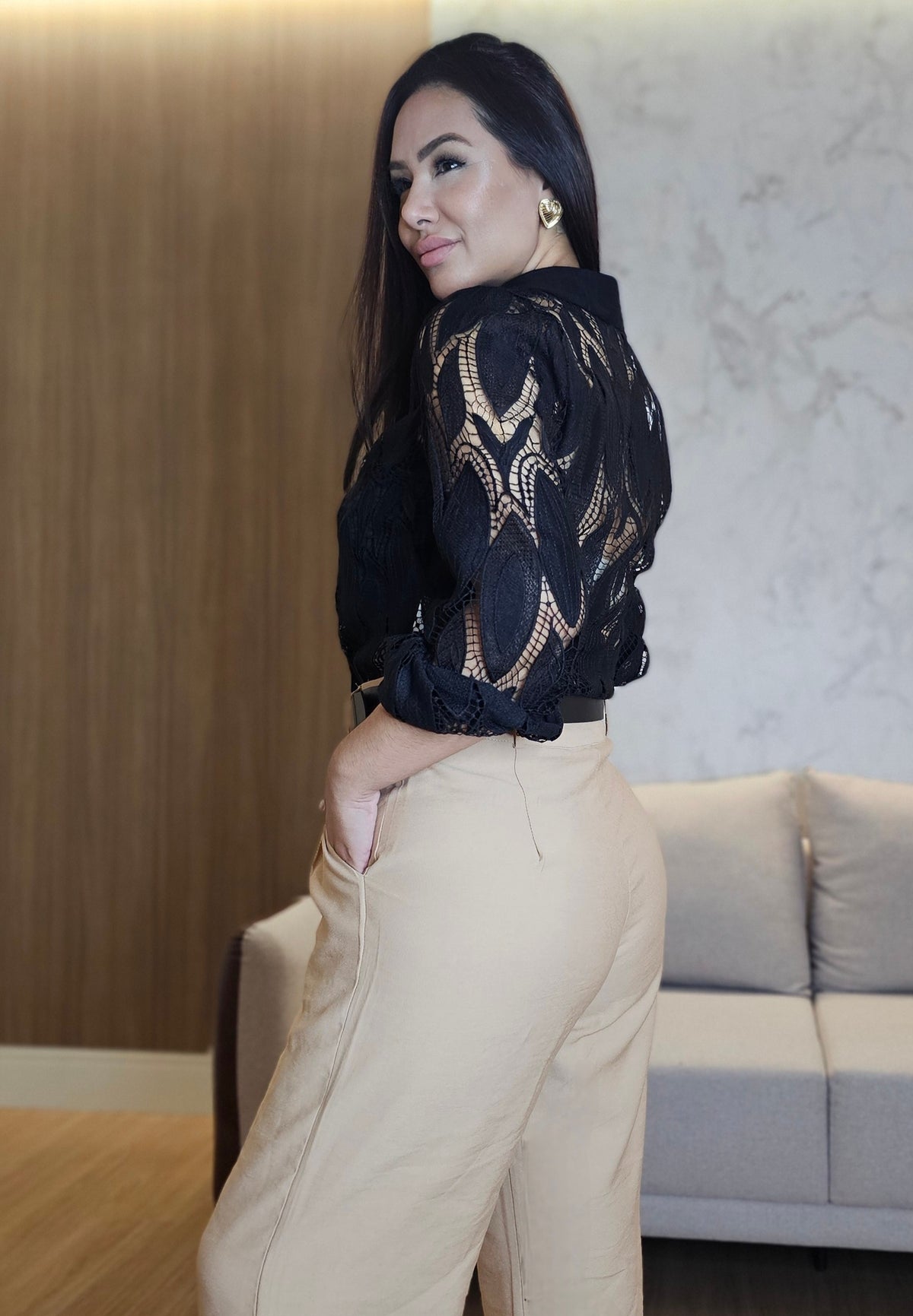 Calça Pantalona Feminina de Alfaiataria Nude – Caimento Impecável e Elegância Atemporal