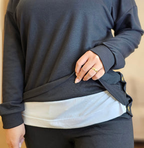 Conjunto Feminino de Moletom Preto com Botões Dourados – Casual & Estiloso