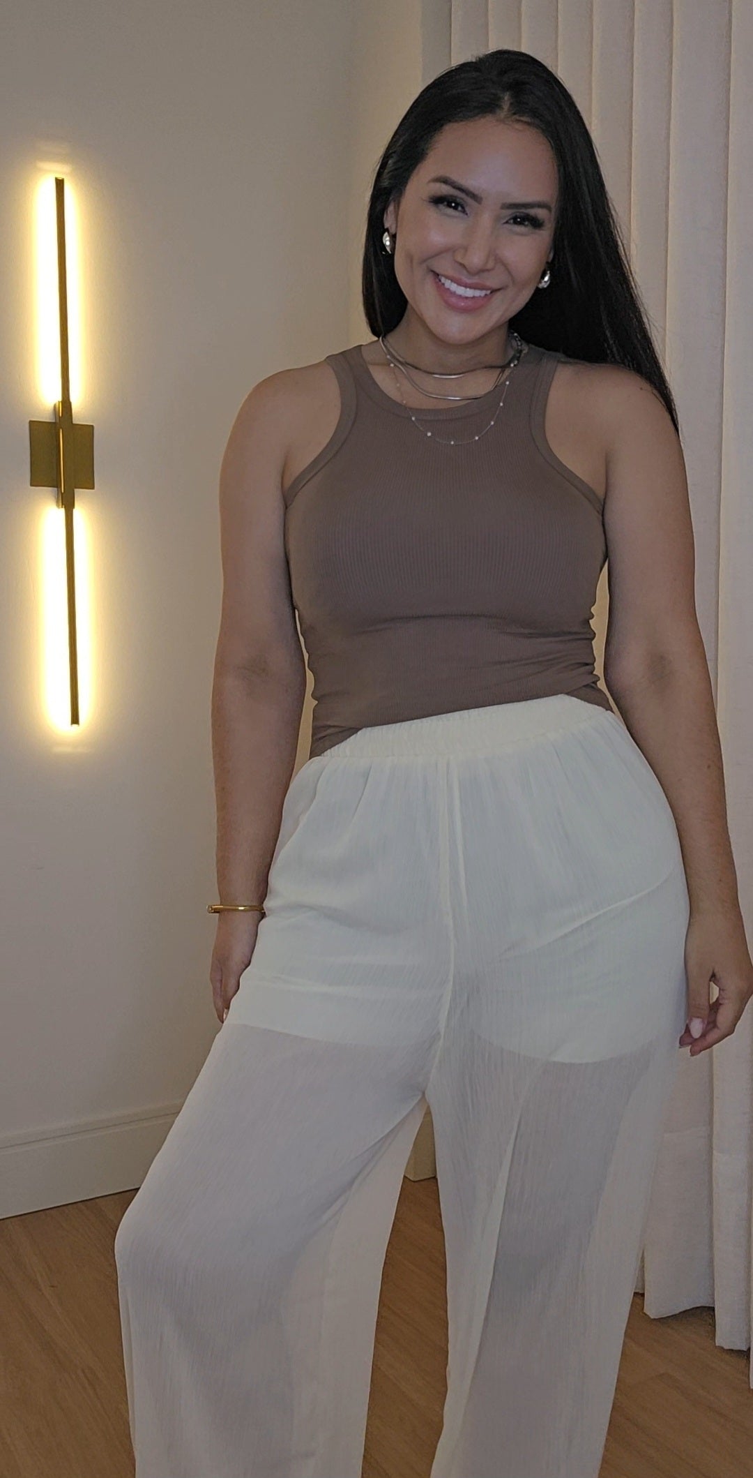 Calça Aladim Off-White feminina em crepe de seda com forro e amarração na barra