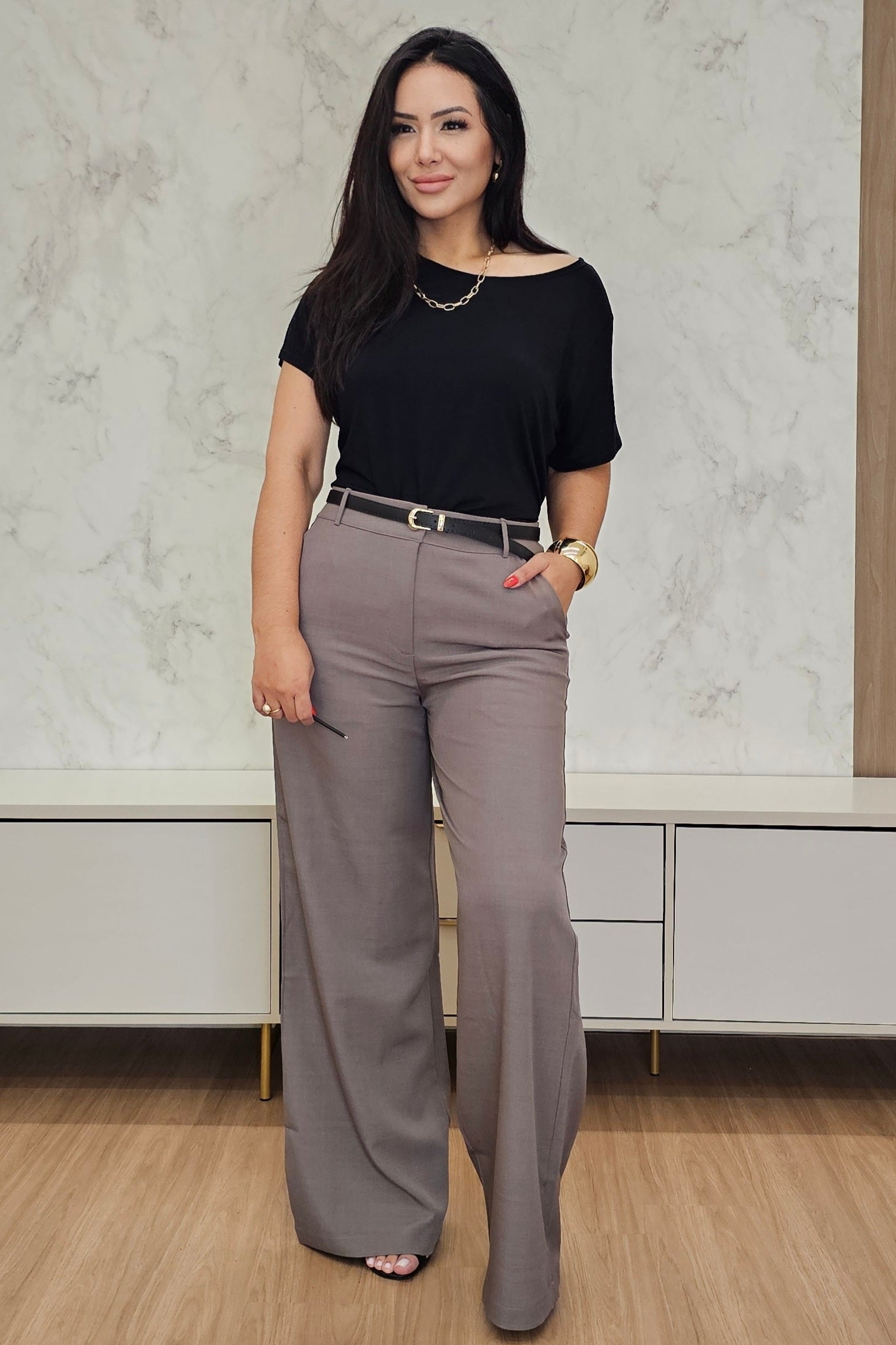 Calça Pantalona Feminina em Alfaiataria
