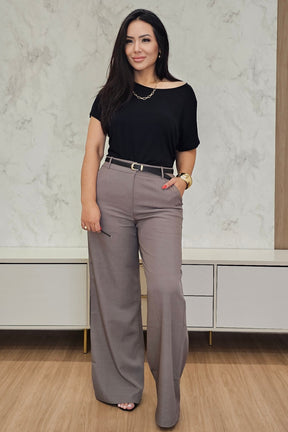 Calça Pantalona Feminina em Alfaiataria