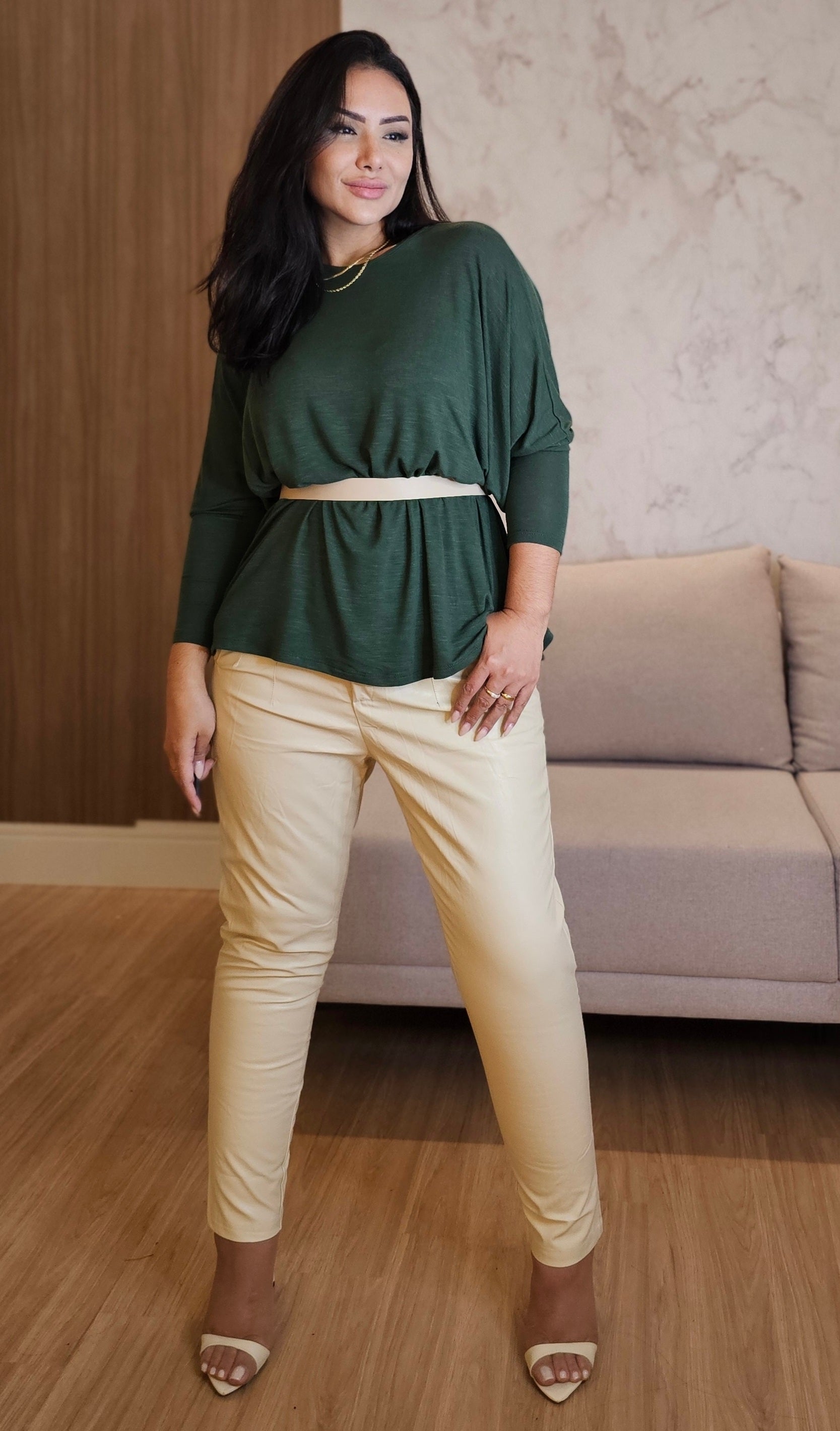 Calça Feminina em PU de Alta Qualidade Off White - Cintura alta com Bolsos Laterais - inspiração Zara