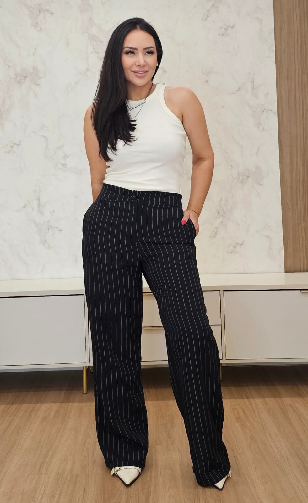 Regata feminina com decote nadador na cor Off-White em ribana premium - Rita