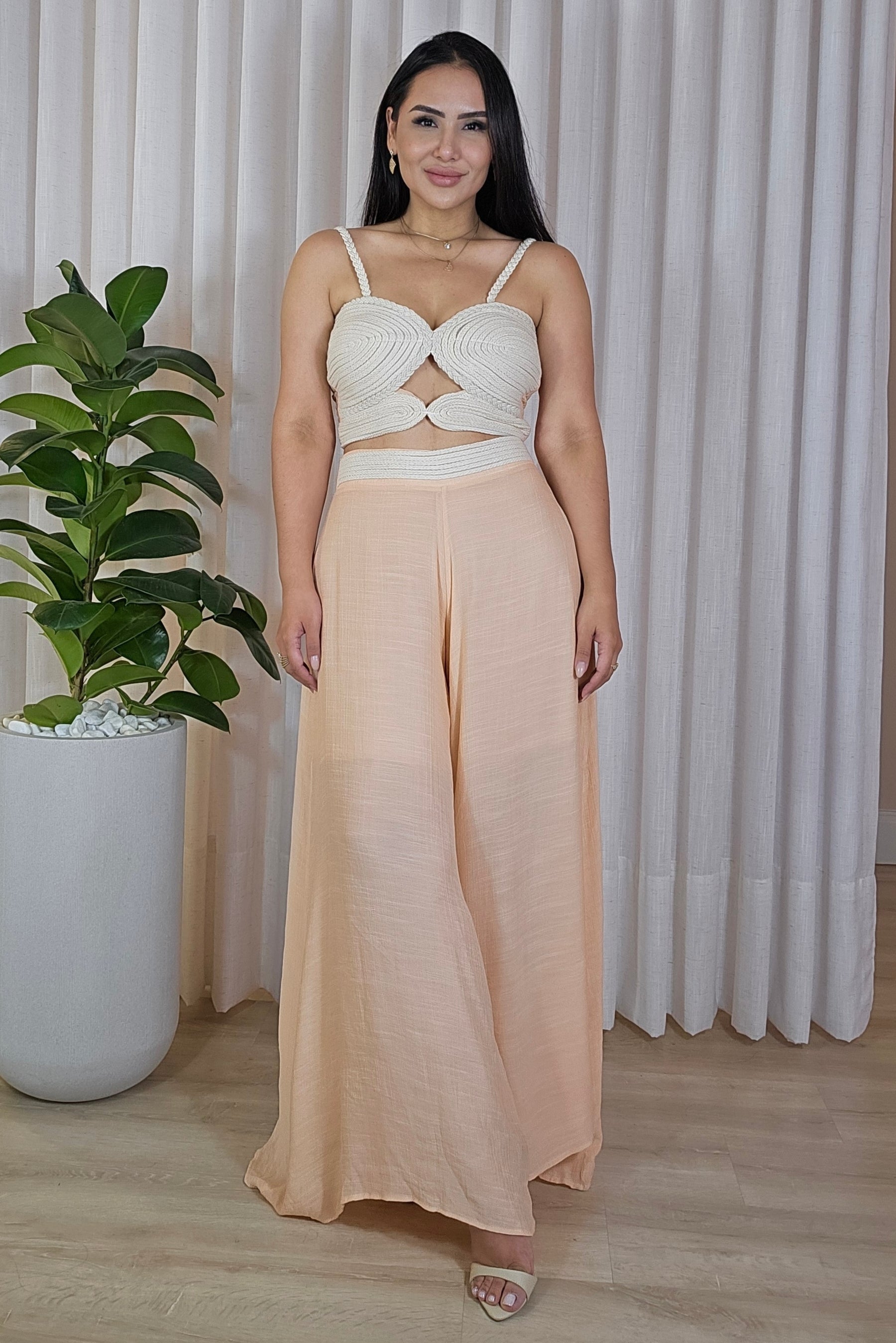 Conjunto Feminino Luxuoso com detalhes em corda