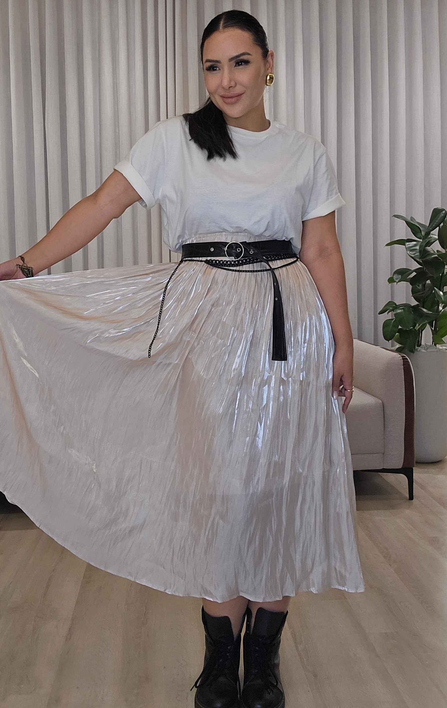 Saia Midi Plissada Feminina Acetinada Elegante com Forro