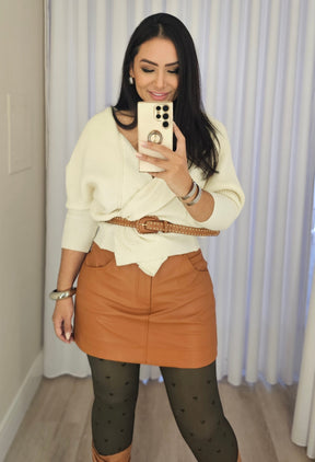 Short Saia Feminino Couro Caramelo – Estrutura Elegante com Visual Imponente