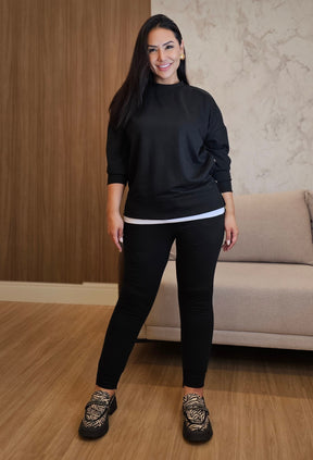 Conjunto Feminino de Moletom Preto com Botões Dourados – Casual & Estiloso