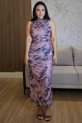 Vestido Feminino Midi em Tule Estampado Rosa com preto – Modelagem que Valoriza com Drapeado Frontal