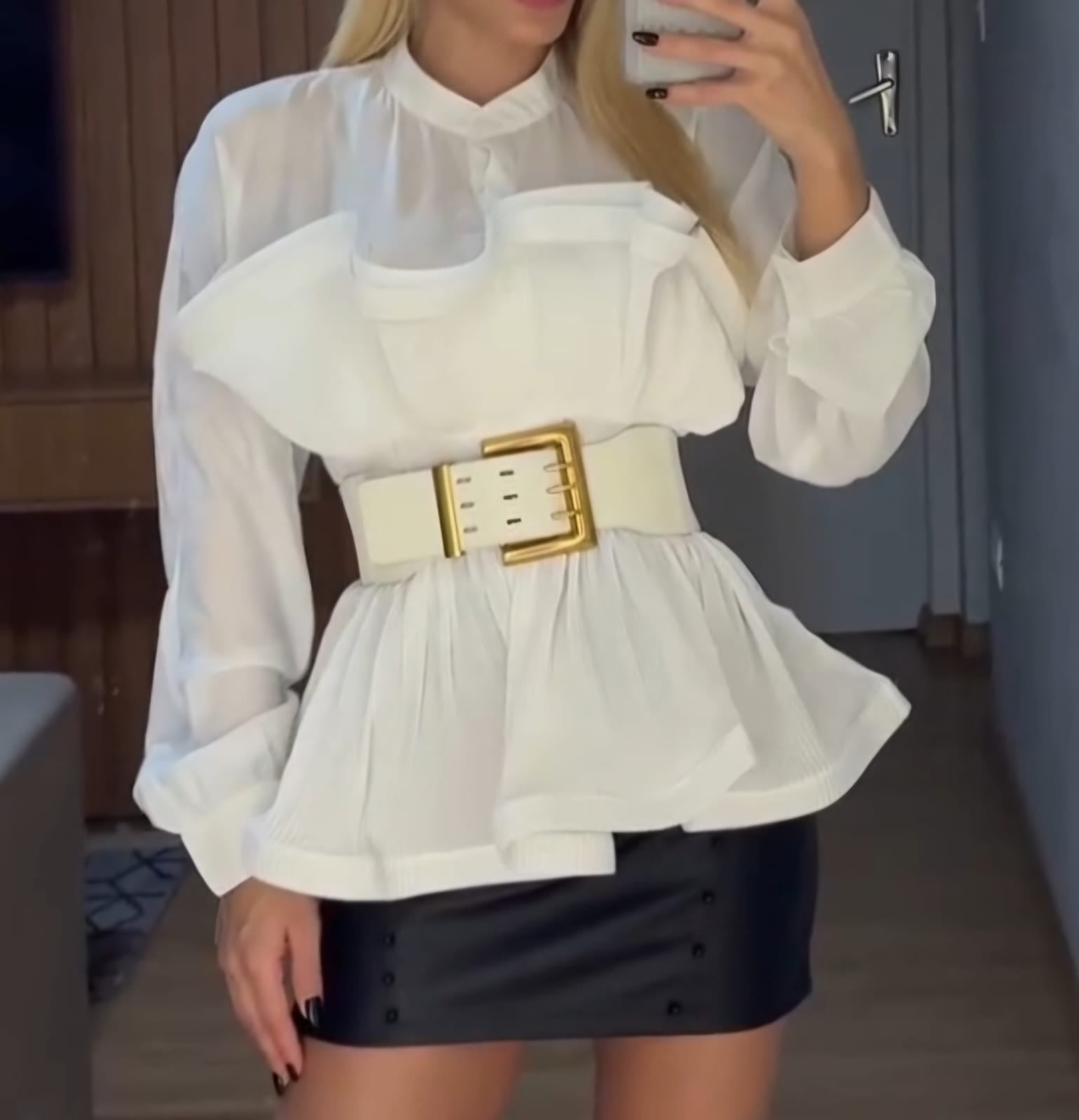 Camisa Feminina luxo Branca com Babados e cinto