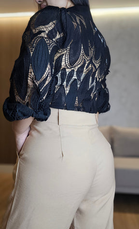 Calça Pantalona Feminina de Alfaiataria Nude – Caimento Impecável e Elegância Atemporal