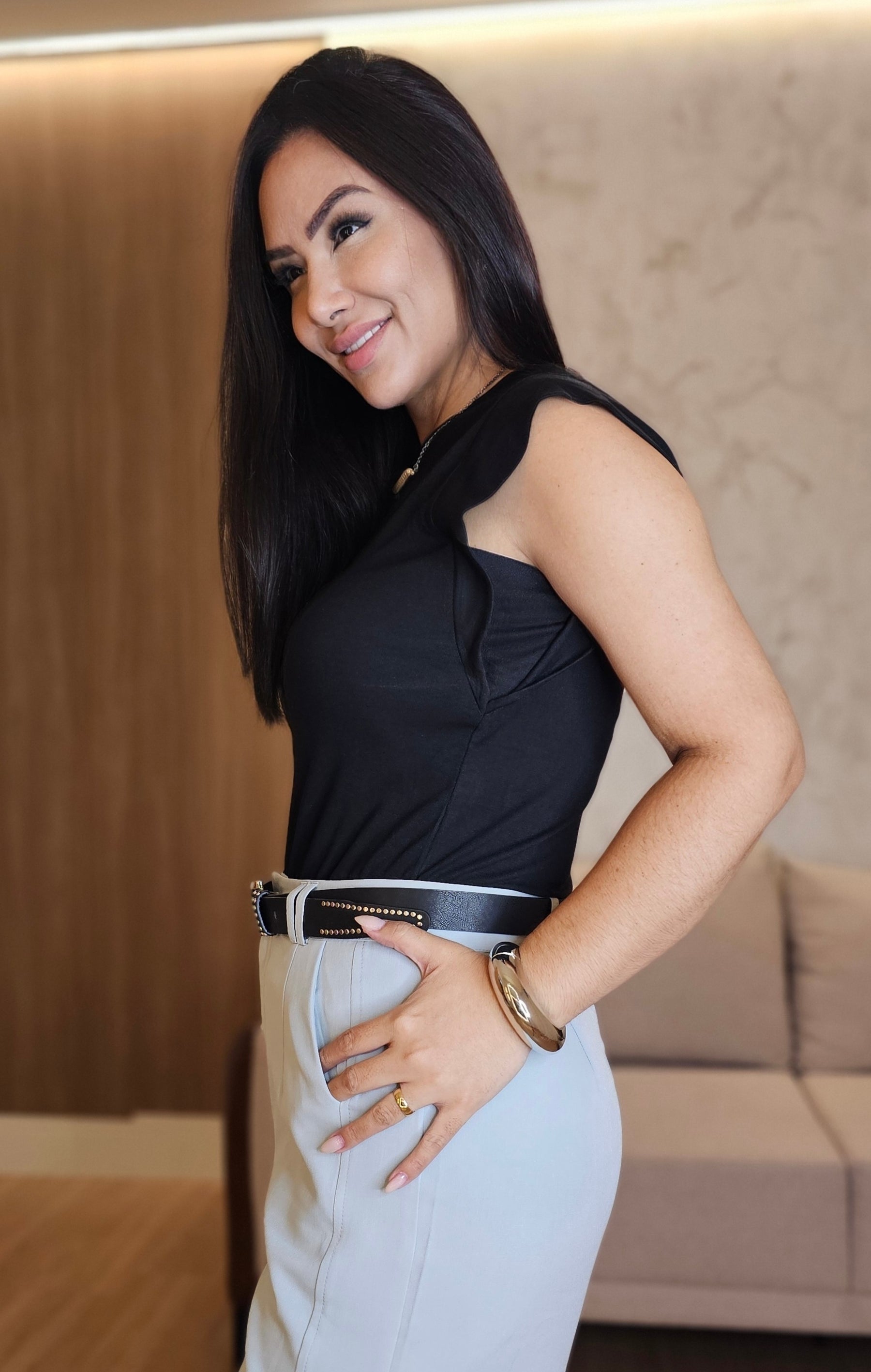 Blusa preta feminina em algodão premium