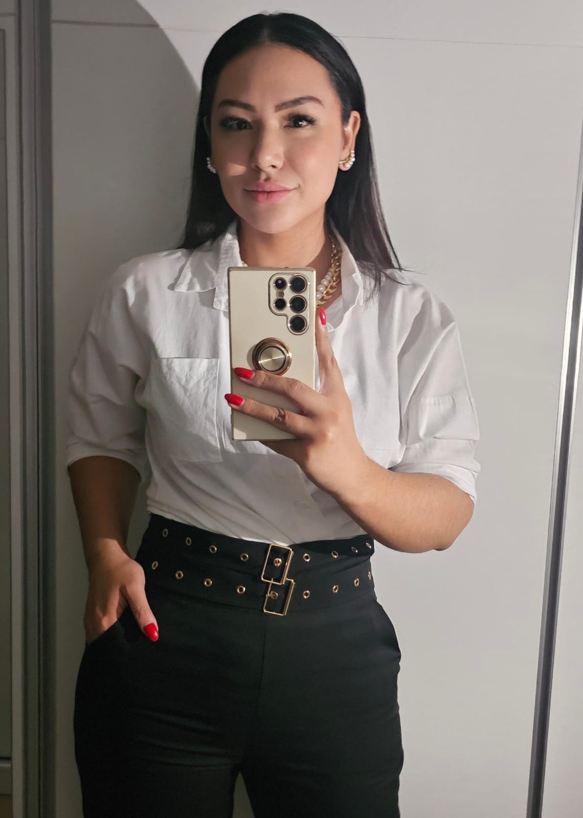 Calça feminina preta com Cinto Duplo