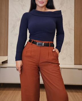Blusa feminina em Ribana premium de manga longa e decote canoa