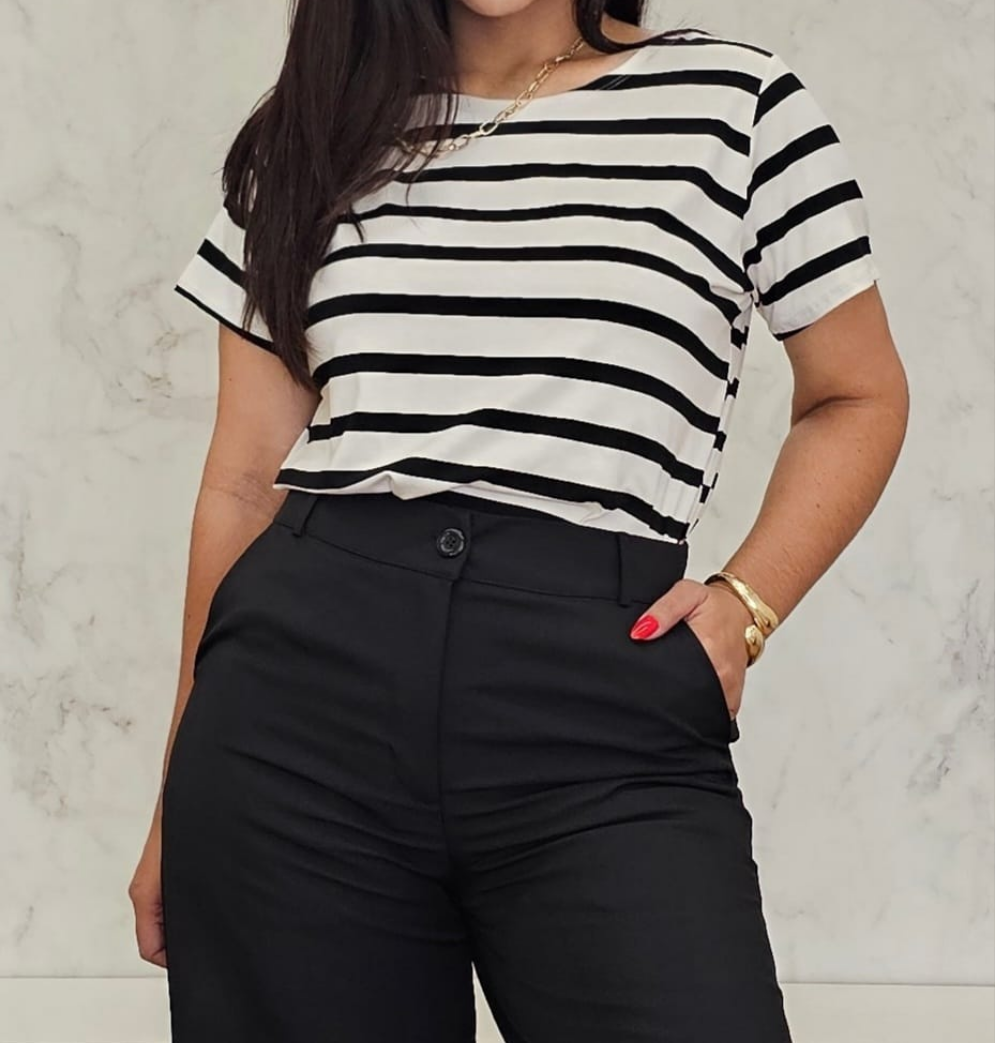 Calça pantalona feminina preta em Alfaiataria com cintura alta - moderna e estilosa