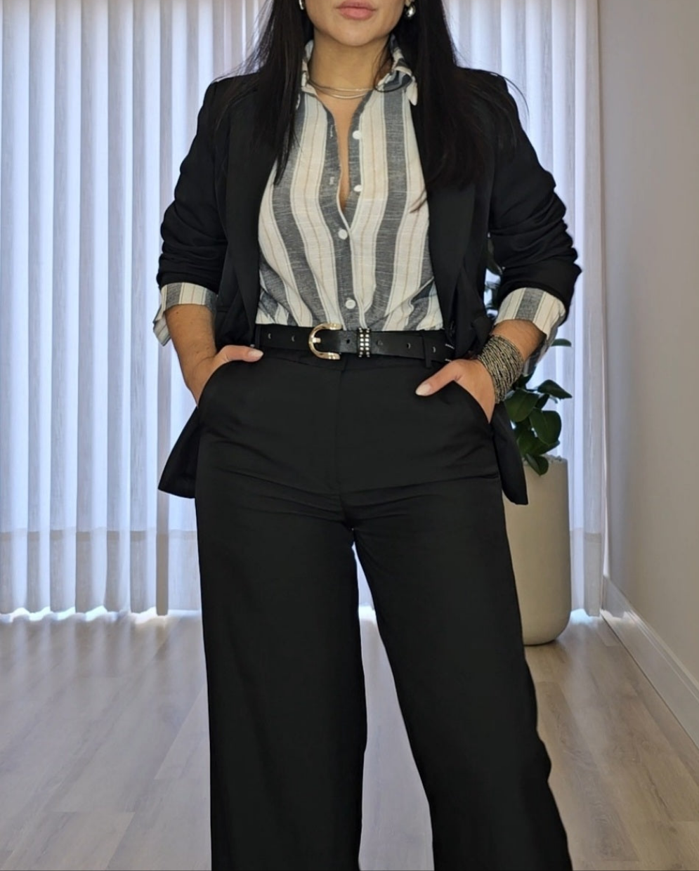 Camisa Feminina Oversized Listrada - moderna e despojada