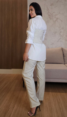 Conjunto Feminino Alfaiataria Risca de Giz – Elegância Atemporal com Versatilidade Moderna