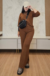 Conjunto feminino de tricot canelado marrom – conforto, estilo e elegância no seu dia a dia
