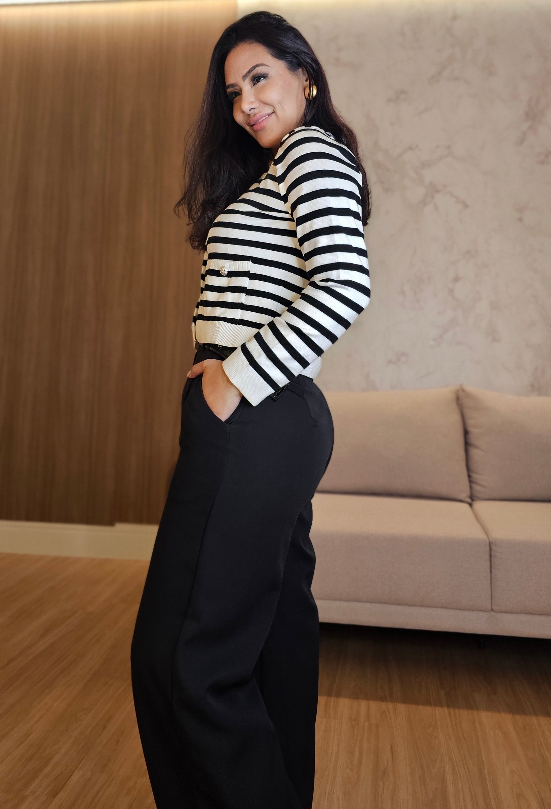 Cardigan Feminino Listrado em Modal Premium – Botões Funcionais