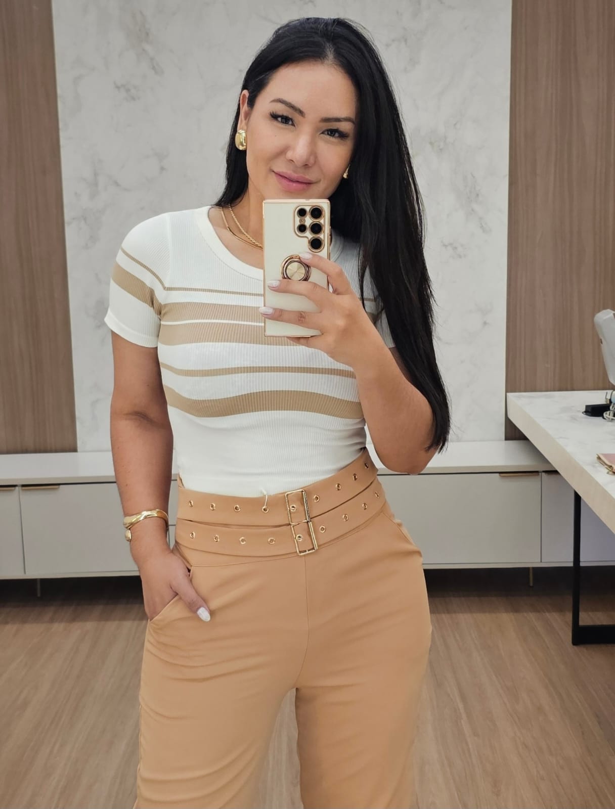 Calça feminina preta com Cinto Duplo