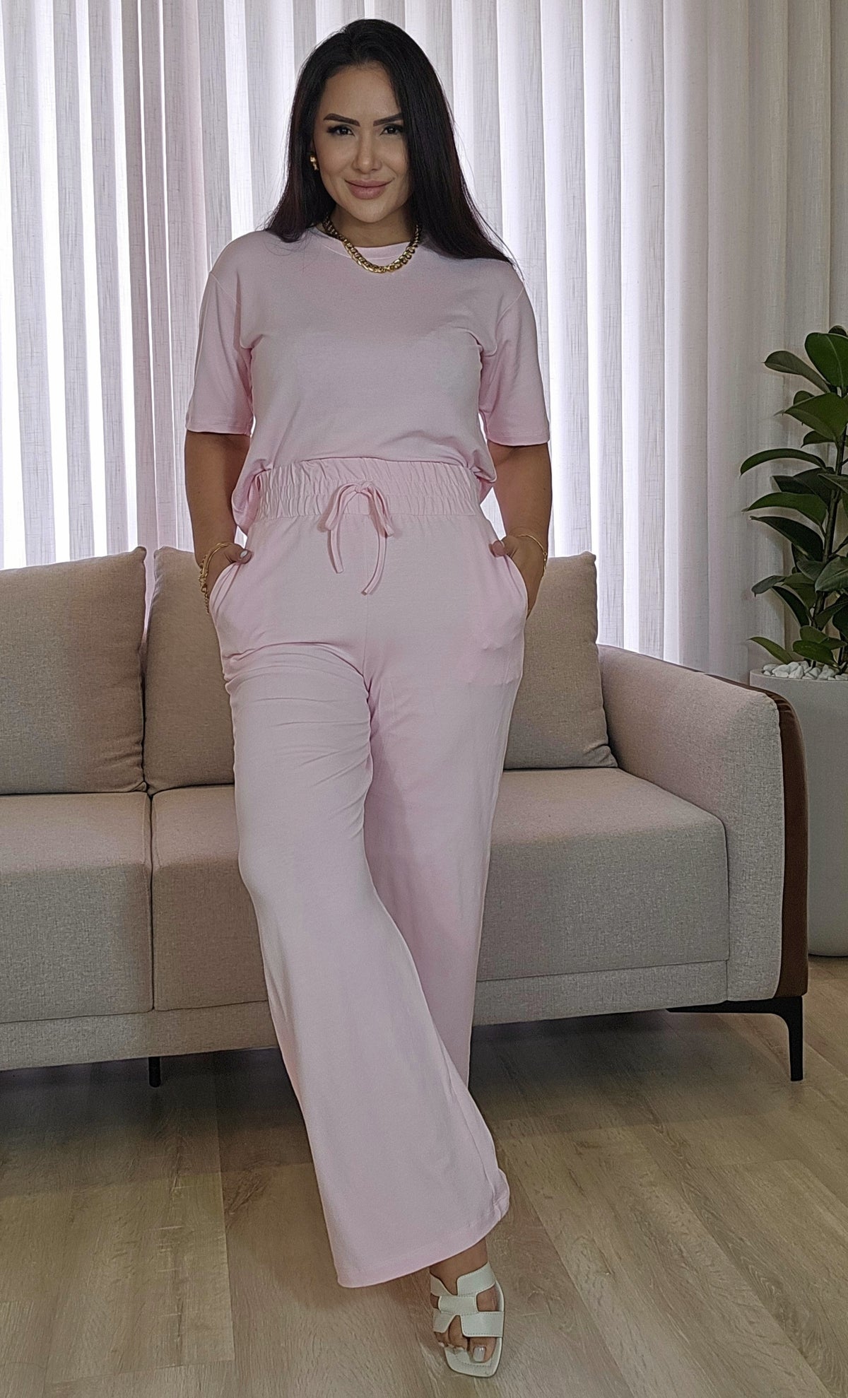 Conjunto feminino rosa com elastano
