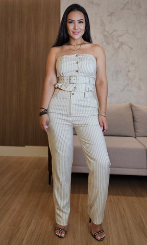 Conjunto Feminino Alfaiataria Risca de Giz – Elegância Atemporal com Versatilidade Moderna
