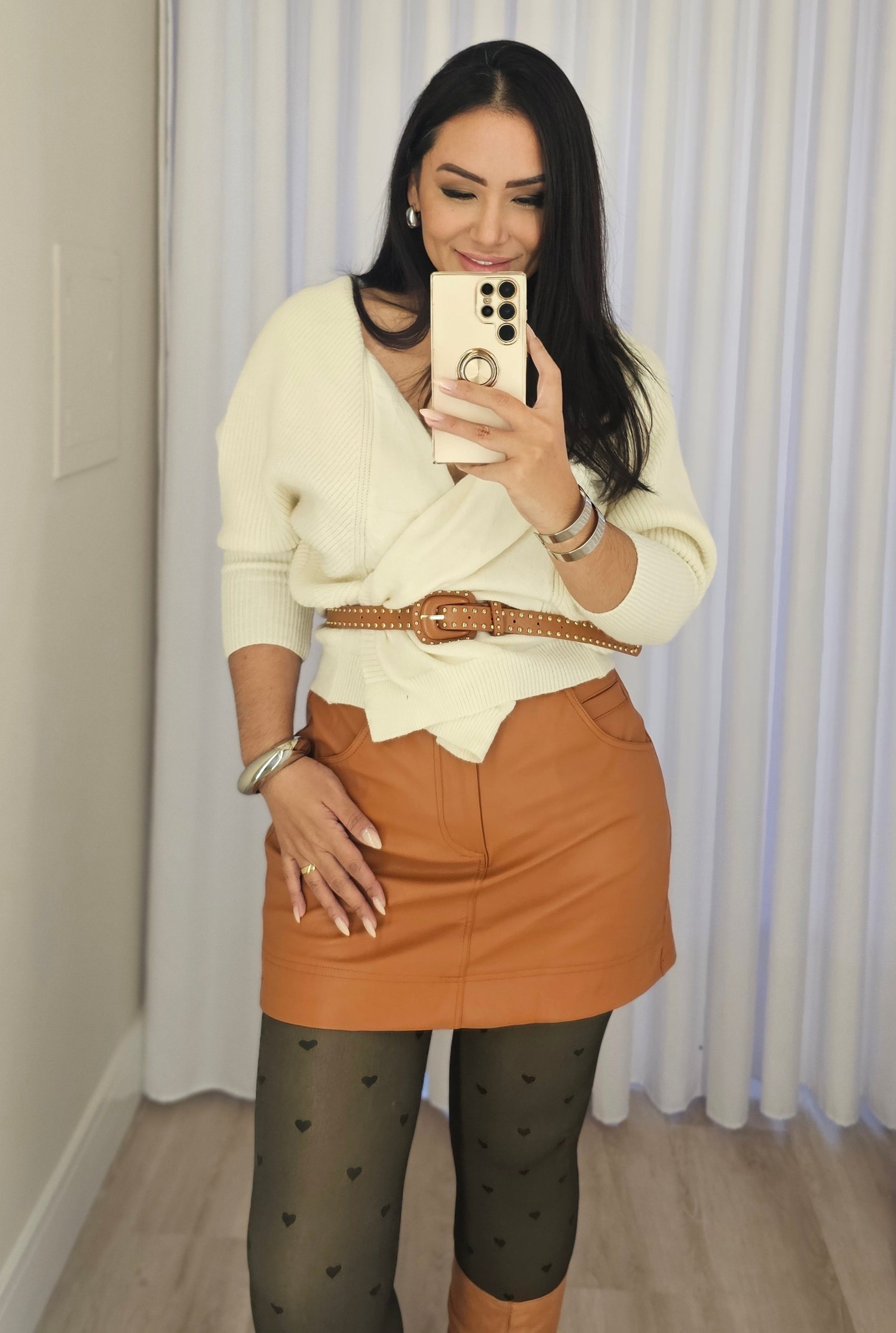 Short Saia Feminino Couro Caramelo – Estrutura Elegante com Visual Imponente