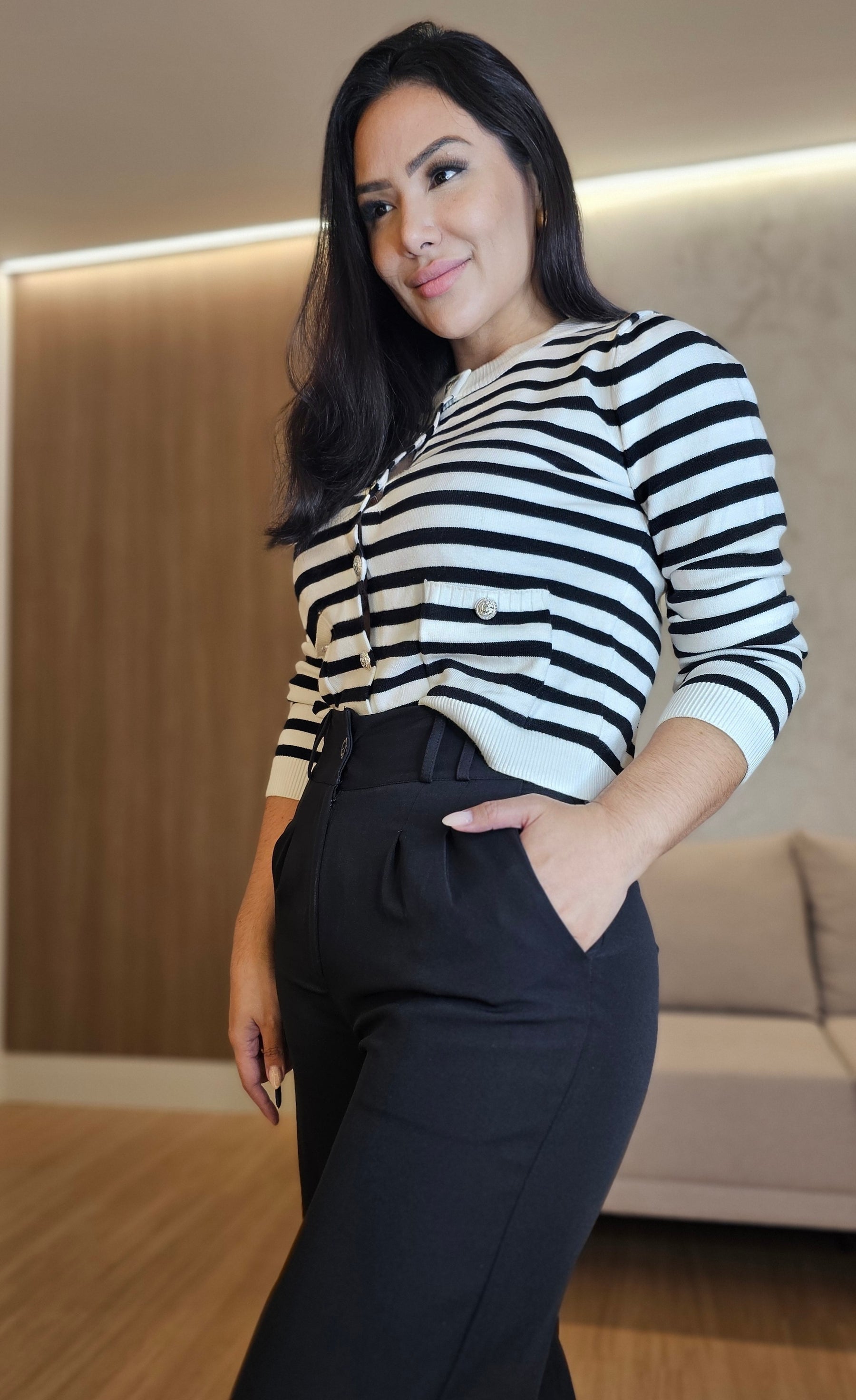 Cardigan Feminino Listrado em Modal Premium – Botões Funcionais