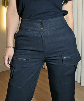 Calça Cargo Feminina de Alfaiataria Preta