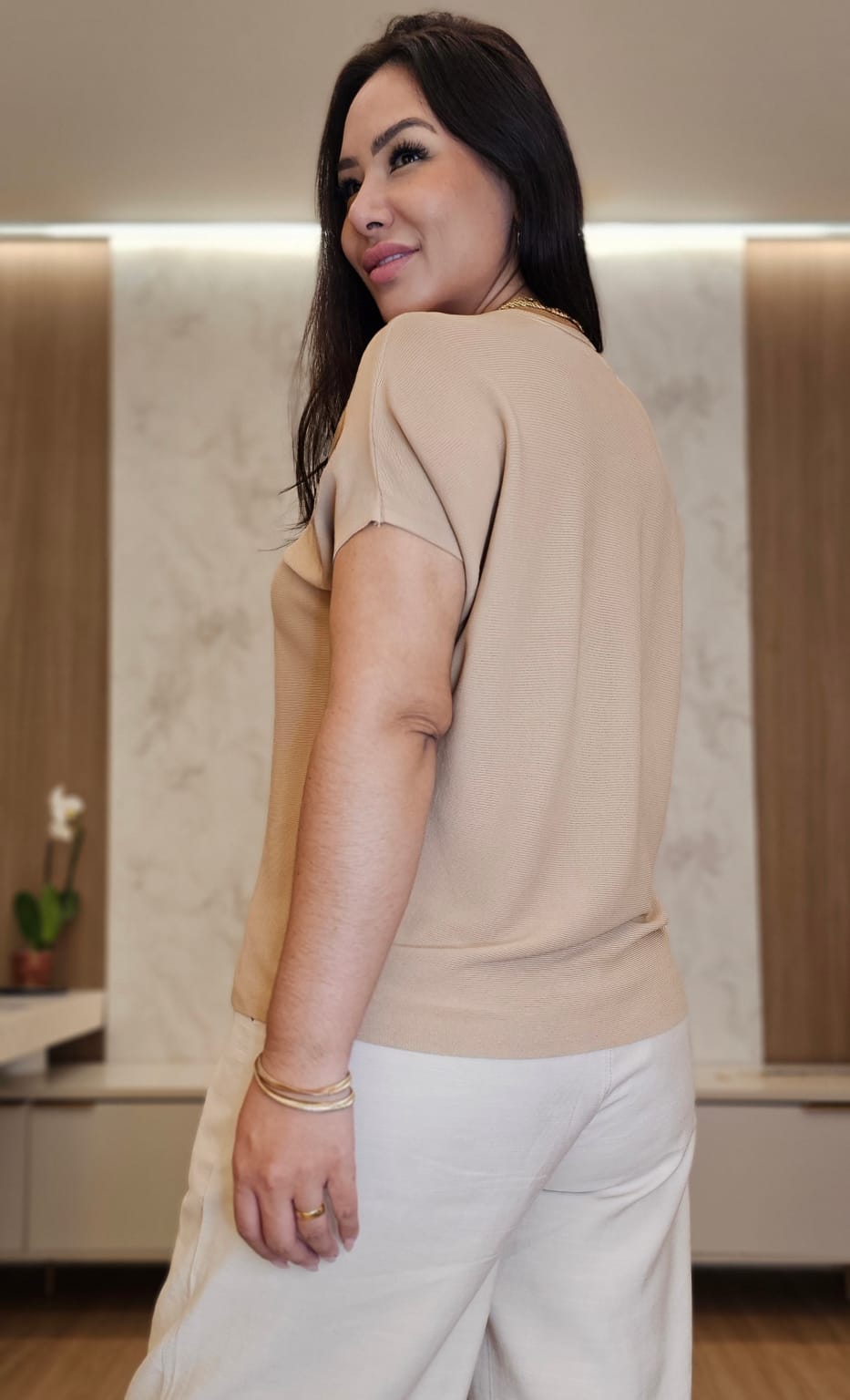Blusa feminina nude em Modal Premium - Conforto e elegância