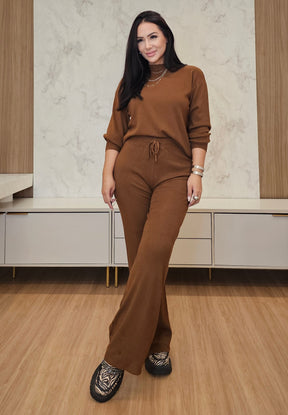 Conjunto feminino de tricot canelado marrom – conforto, estilo e elegância no seu dia a dia
