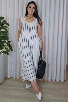 Macacão Pantacourt Listrado Feminino Amplo com Faixa