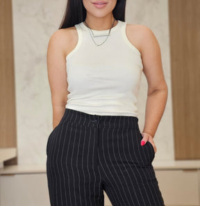Regata feminina com decote nadador na cor Off-White em ribana premium - Rita