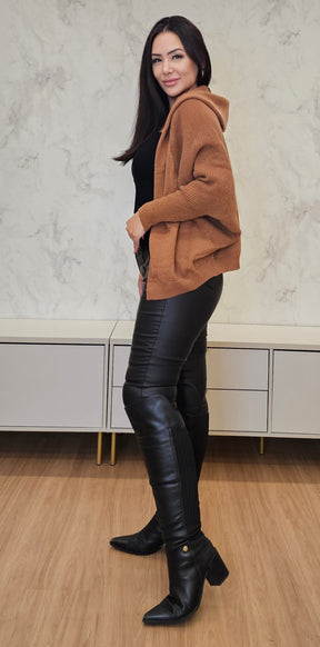 Cardigan Feminino Tricot caramelo – Modelagem Versátil com capuz