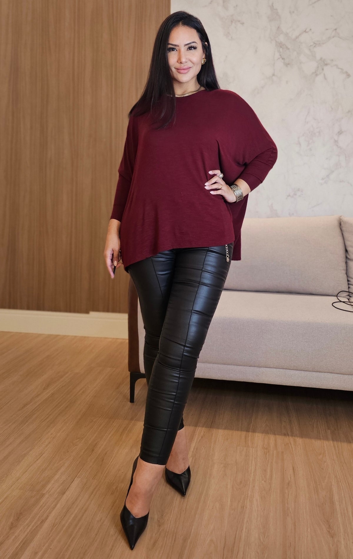 Blusa Feminina Marsala Manga Longa – Modelagem Ampla e Elegante