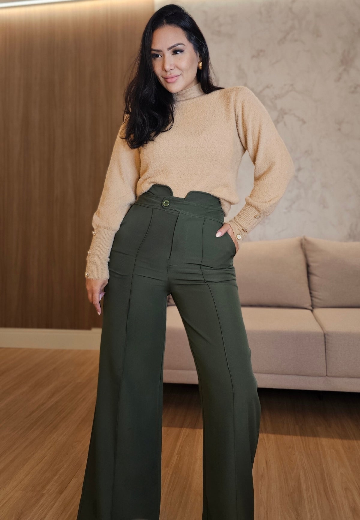 Calça feminina de Barras Amplas na Cor Verde Militar - Caroline