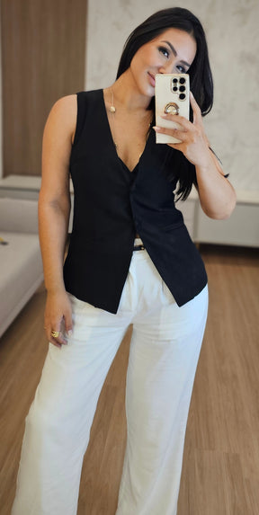 Blusa estilo colete feminina preta em alfaiataria com forro, botões encapados