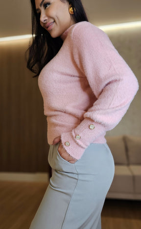 Blusa Feminina de Tricô Fofinho Rosa com Botões Elegantes no Punho – Conforto e Sofisticação