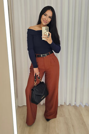 Calça feminina Pantalona marrom em alfaiataria de cintura alta
