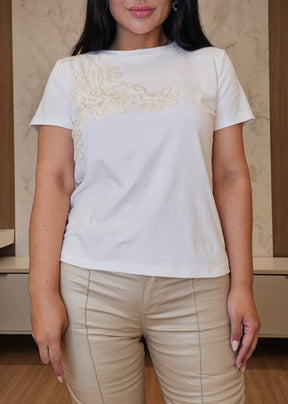 Blusa Feminina Branca, Algodão com Elastano e Bordado em Corda – Moderna e Versátil