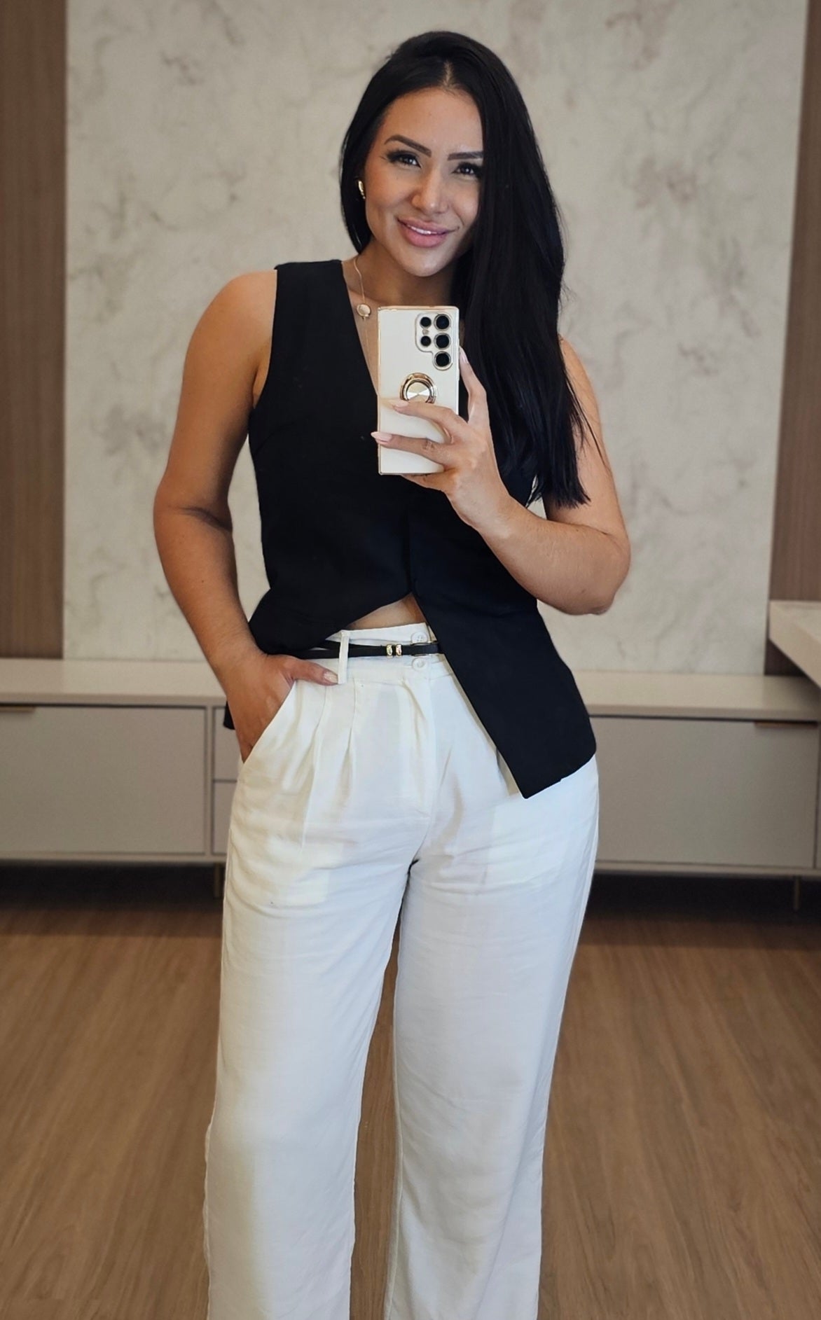 Blusa estilo colete feminina preta em alfaiataria com forro, botões encapados