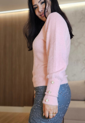Blusa Feminina de Tricô Fofinho Rosa com Botões Elegantes no Punho – Conforto e Sofisticação