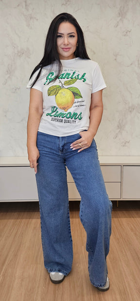 Calça jeans feminina wide leg de cintura alta e lavagem atemporal