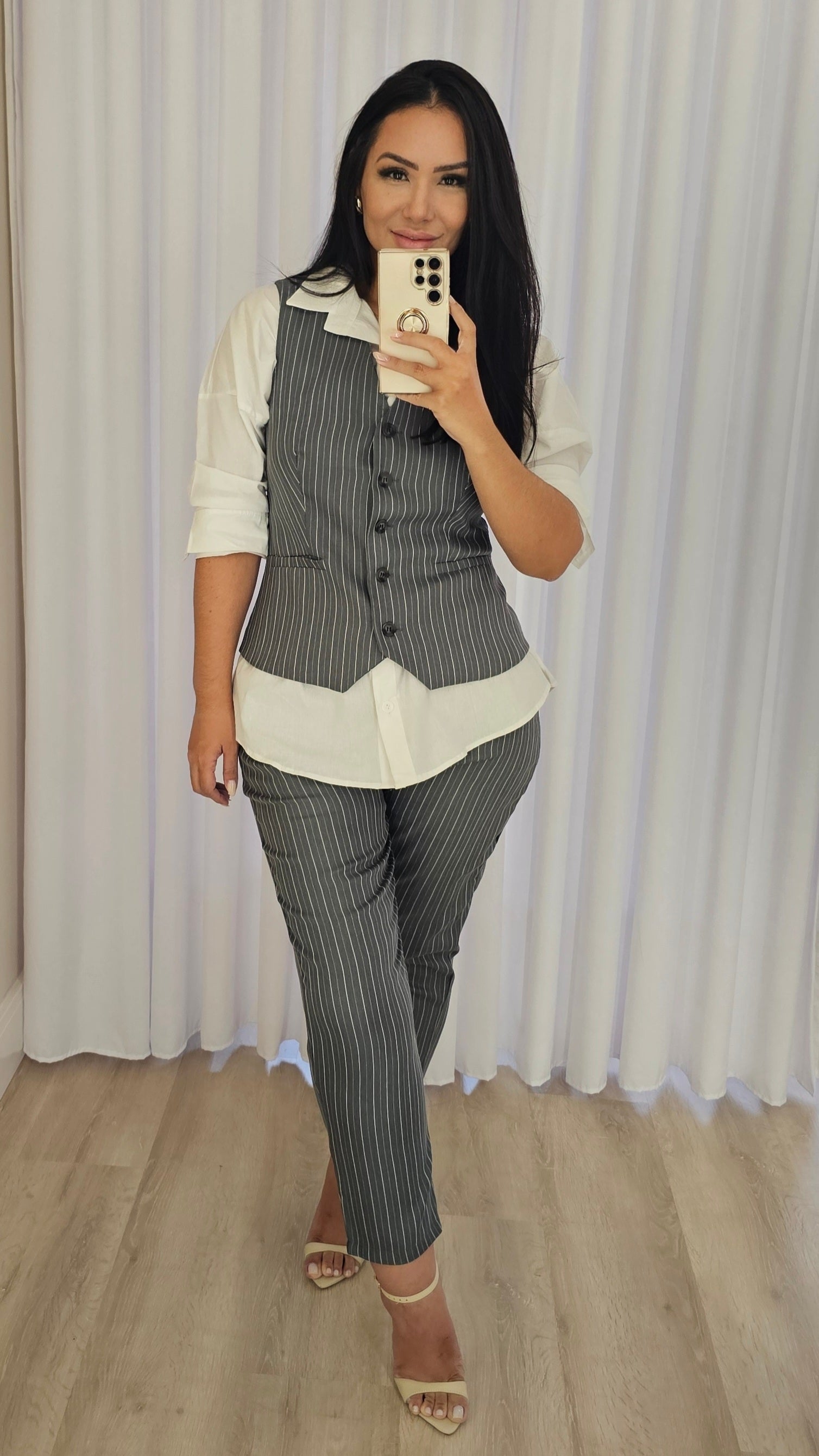 Calça Feminina Alfaiataria Grafite Risca de Giz Cintura Alta com Bolsos