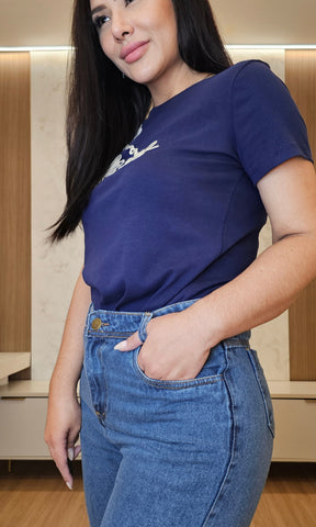 Blusa Feminina Azul Marinho Algodão com Elastano e Bordado em Corda – Moderna e Versátil