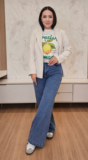 Blazer Feminino bege em Alfaiataria Luxo – Inteiramente Forrado com Ombreiras, bolsos e botão