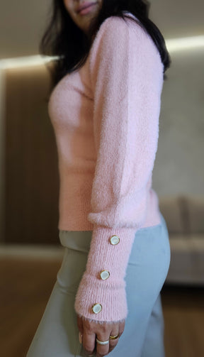 Blusa Feminina de Tricô Fofinho Rosa com Botões Elegantes no Punho – Conforto e Sofisticação